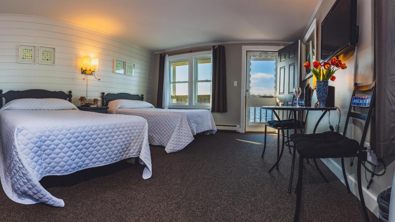 Bearskin Neck Motor Motel
