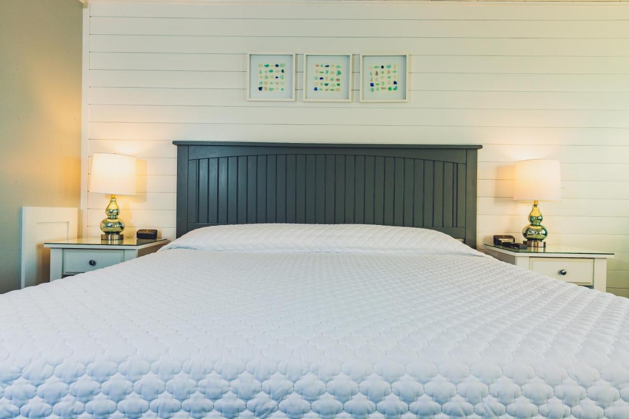 Bearskin Neck Motor 2* Rockport